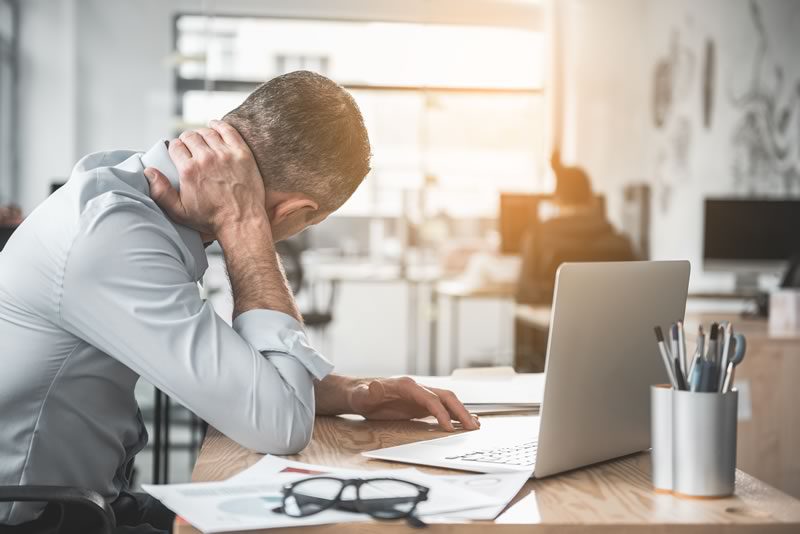 Poor posture causing neck pain Poor posture causing neck pain