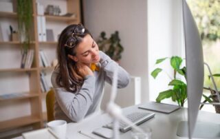 5 Tips for Reducing Neck Pain in The Workplace